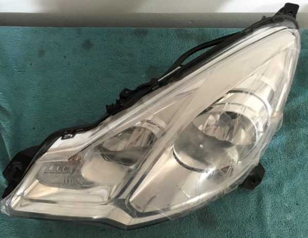 1606930180 Farol esquerdo Citroen C3 II A51