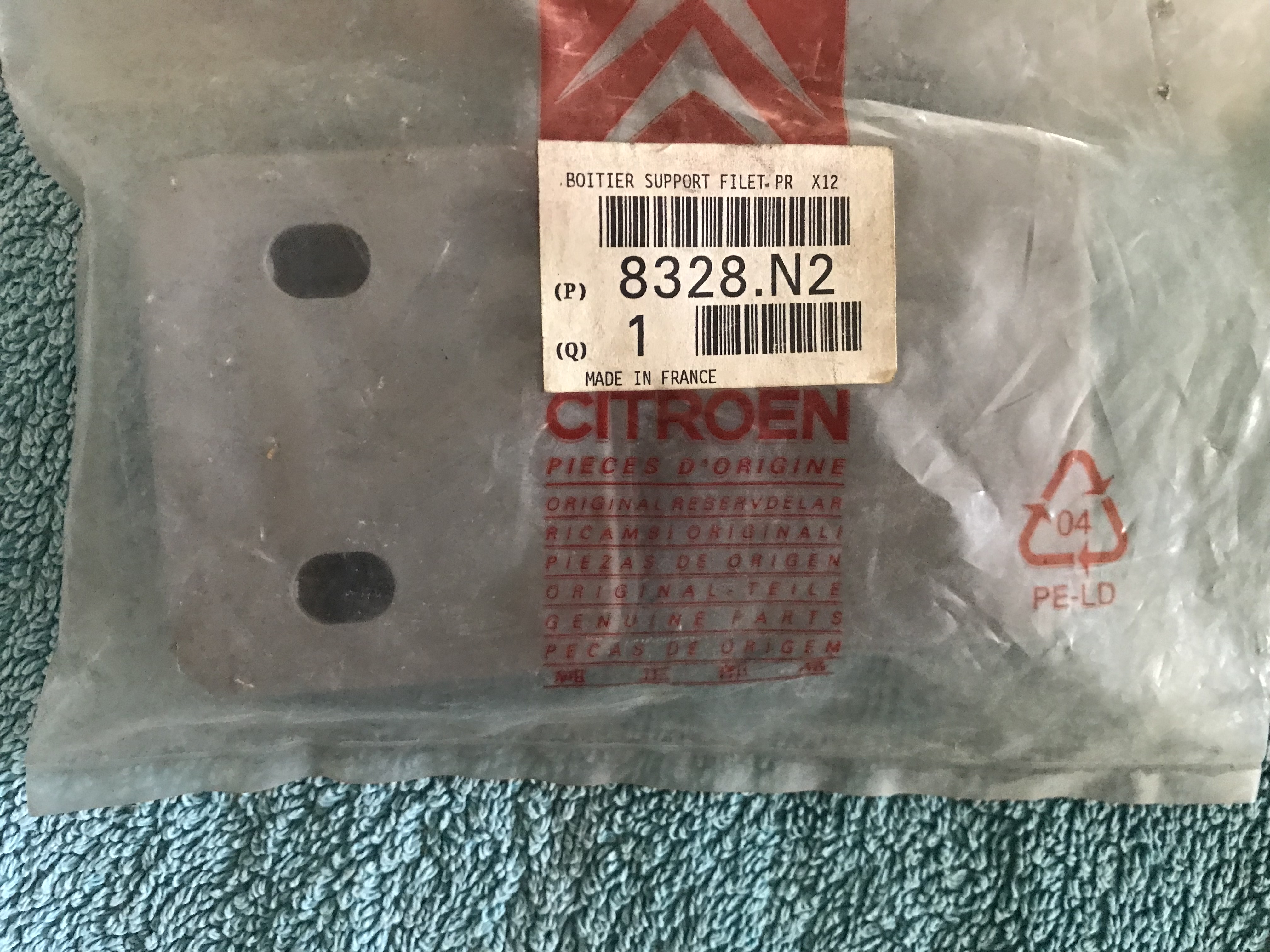 8328N2 Caixa proteção rede Citroen Xantia Break