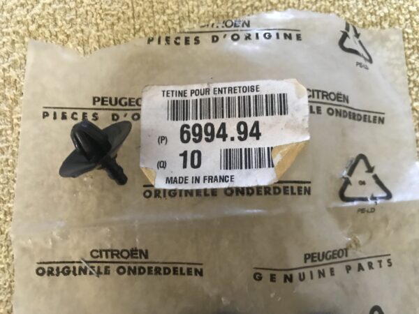 699494 Clip Citroen / Peugeot