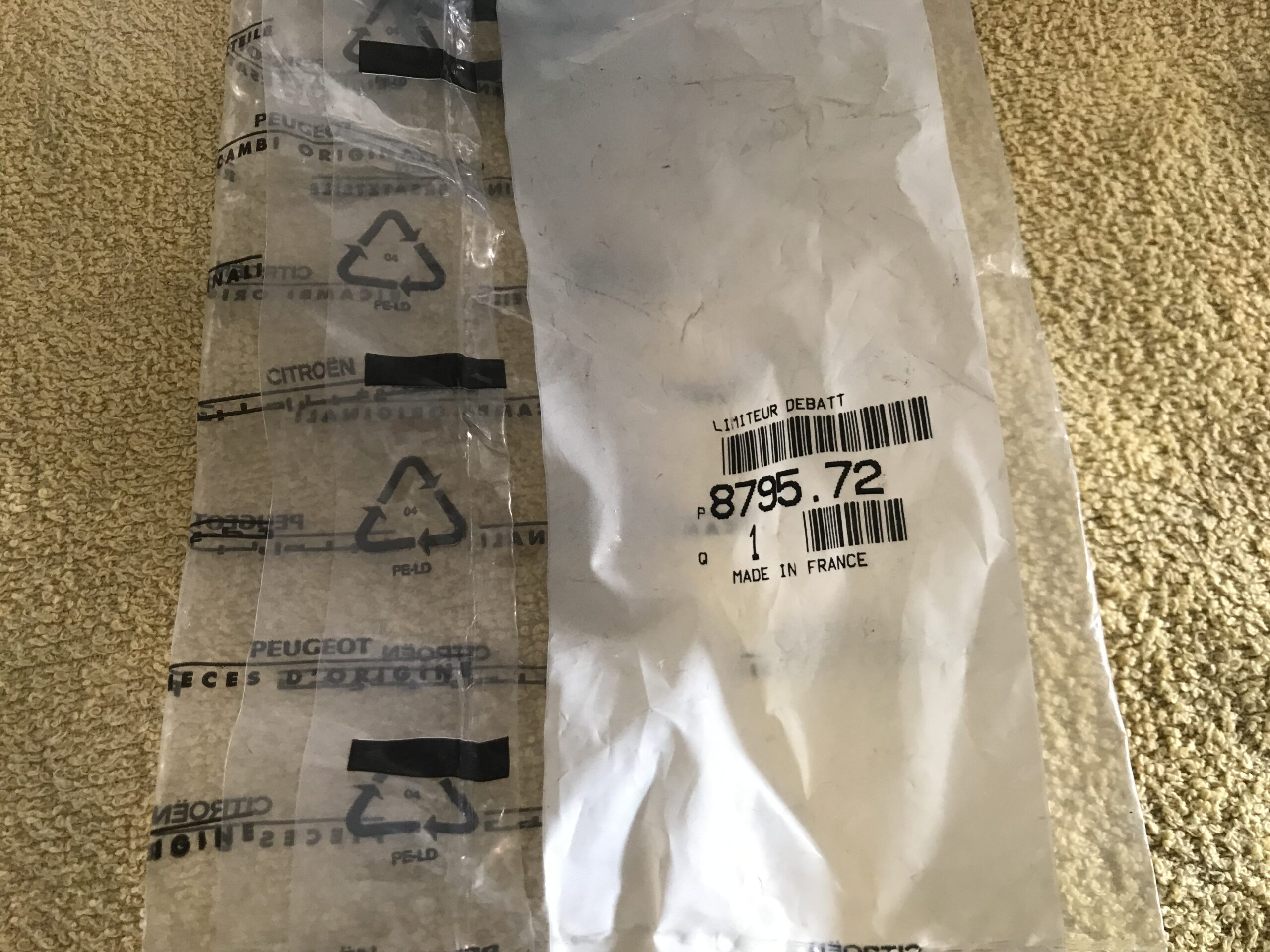 879572 Limitador chapeleira Citroen Saxo