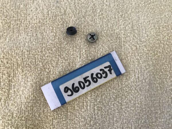 96056037 Grampo fixação emblema capot Citroen AX