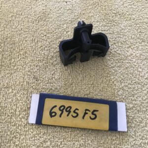 6995F5 Grampo cablagem Citroen Saxo