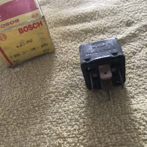 0332204125 Relé Bosch