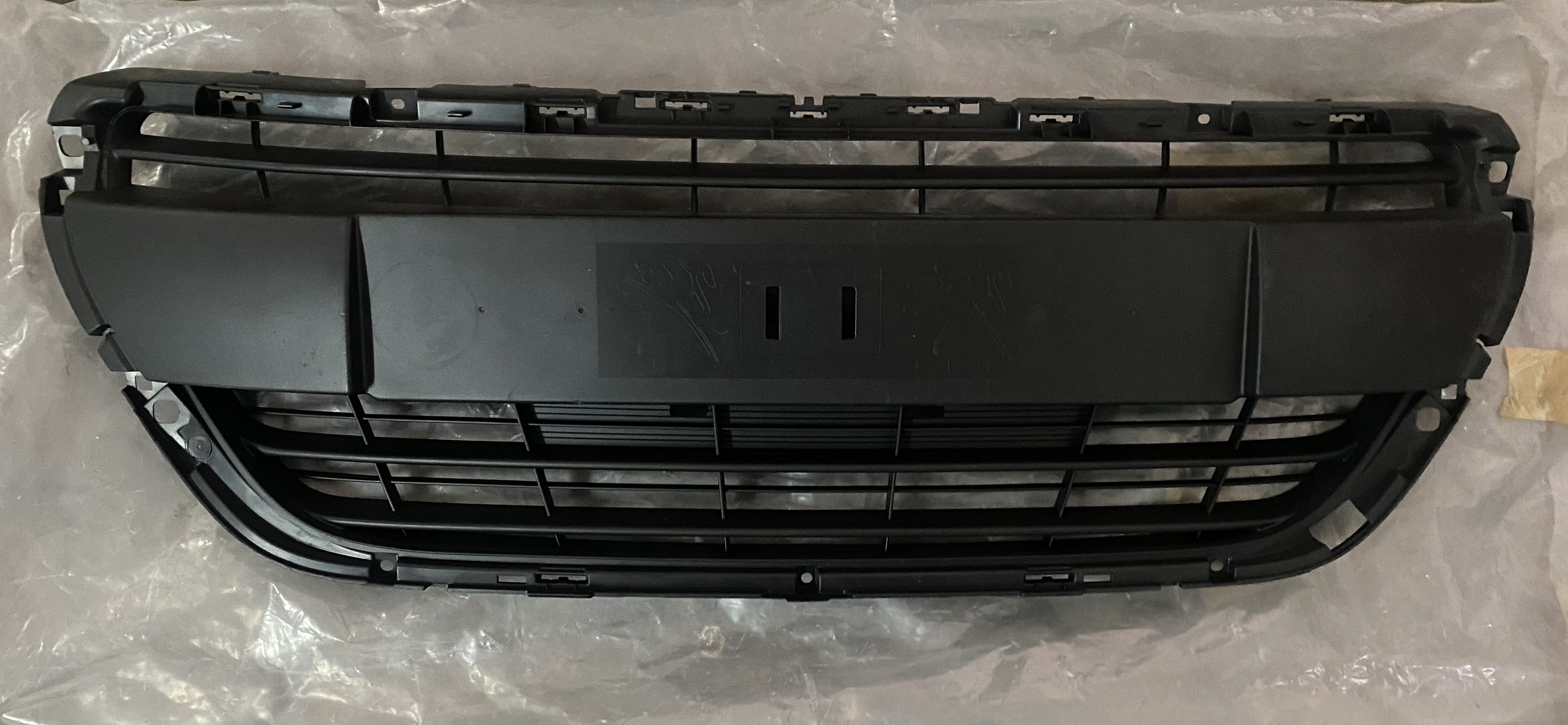 9810920180 Grelha para choques Peugeot 208