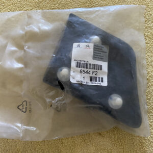 8544F2 Friso guarda lamas Citroen Berlingo I