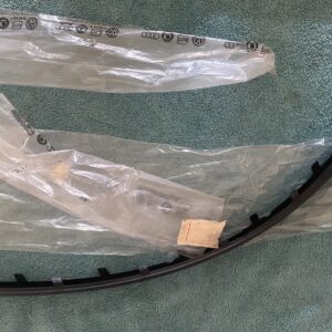 1M0807226D Friso para choques Seat Leon