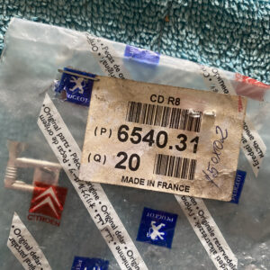 654031 Grampo cablagem Peugeot 206